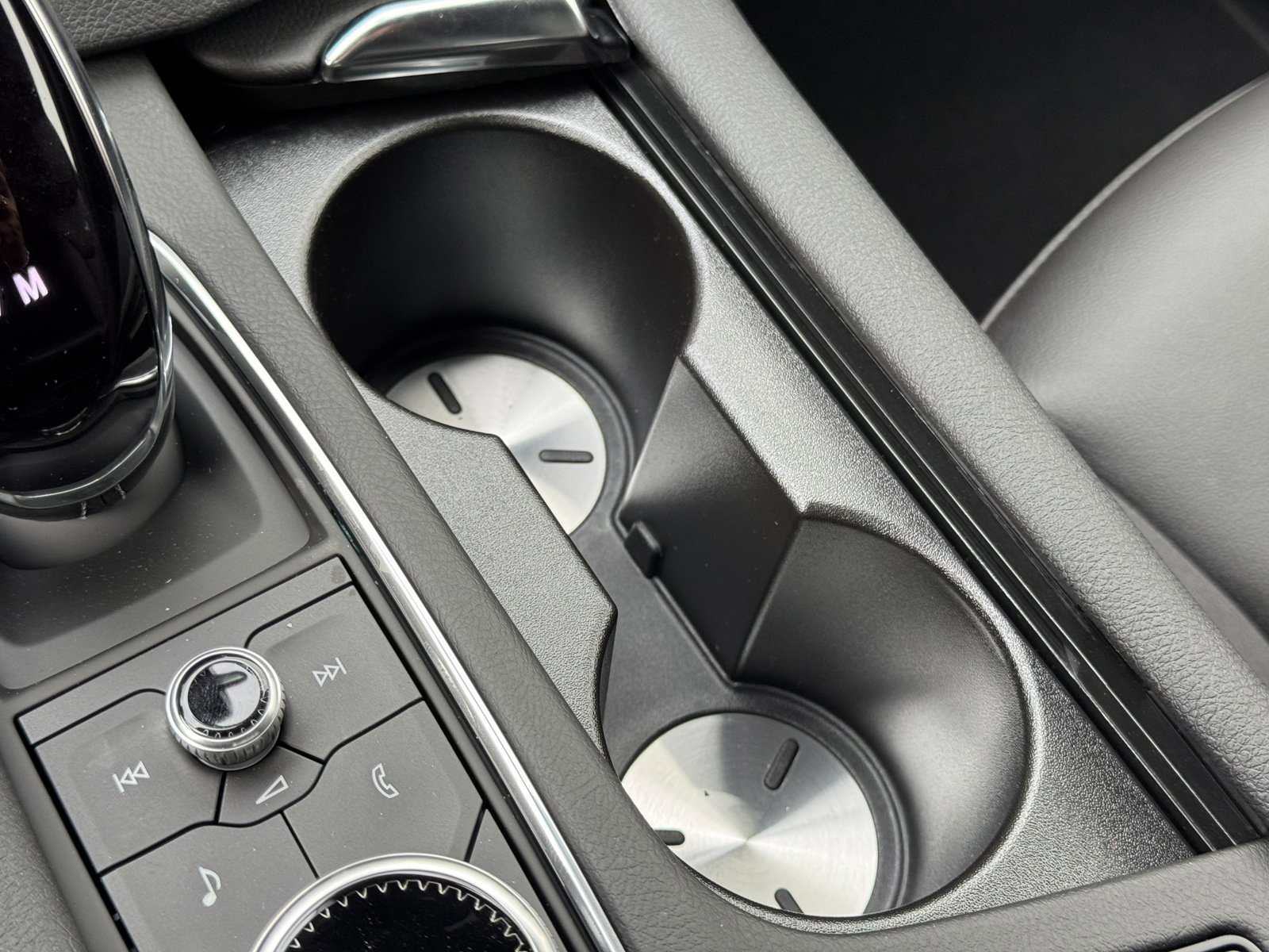 New 2025 Cadillac XT5 Luxury image 24