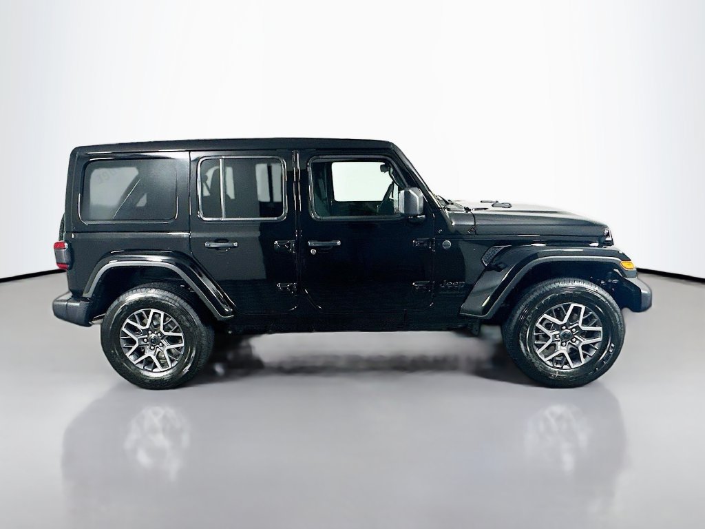 New 2025 Jeep Wrangler Unlimited Sahara AWD/4WD image 8