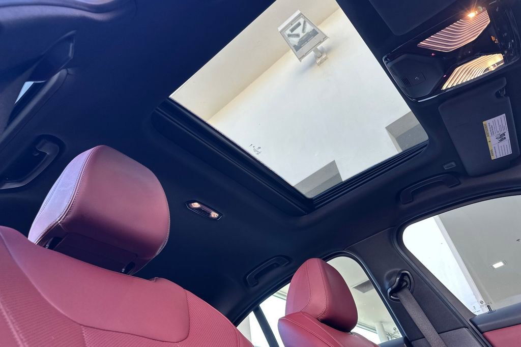 Used 2024 BMW M340i w/ Premium Package image 17