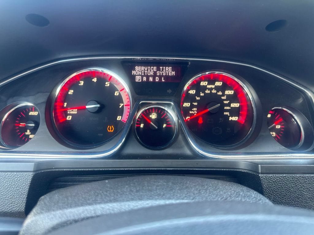 Used 2015 GMC Acadia SLE AWD/4WD image 28