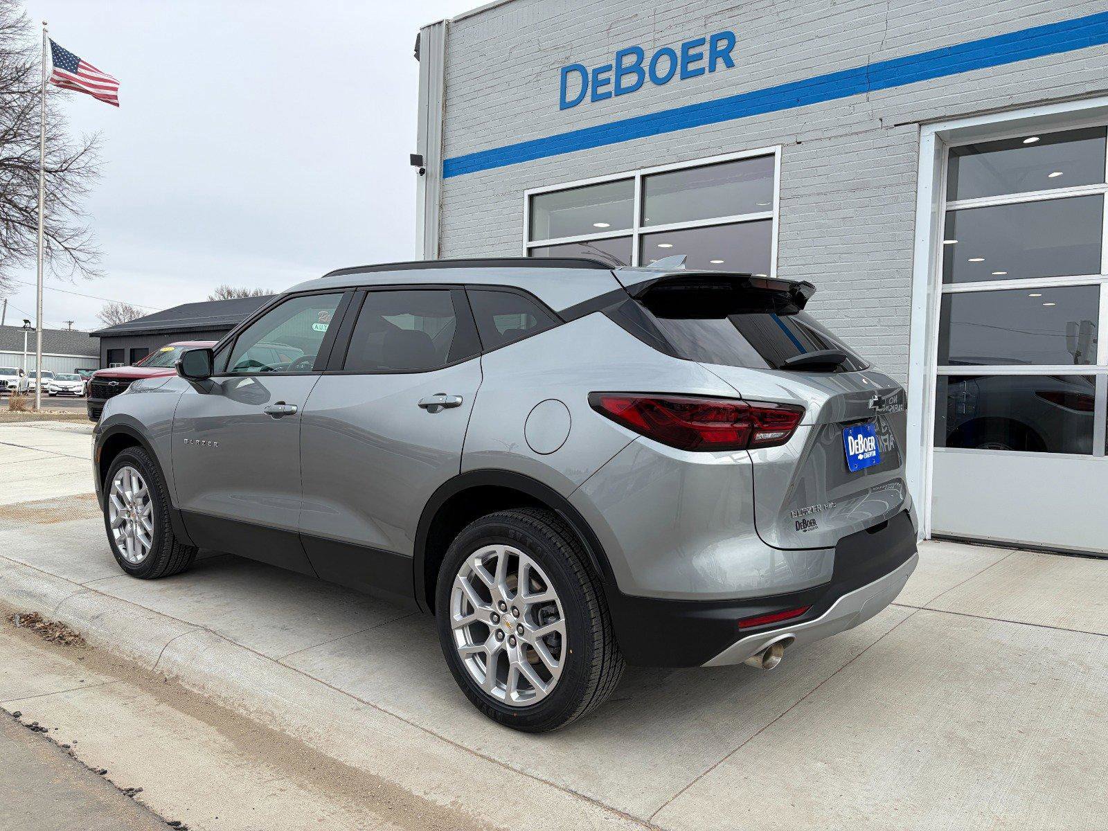 Used 2023 Chevrolet Blazer LT image 3