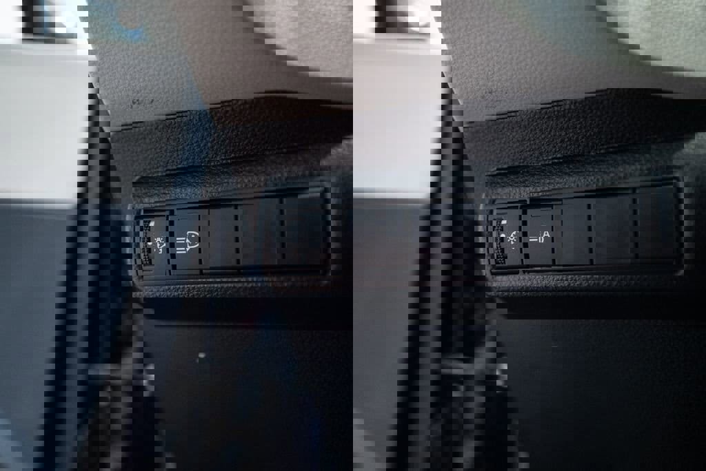 Used 2021 Toyota Corolla LE image 21