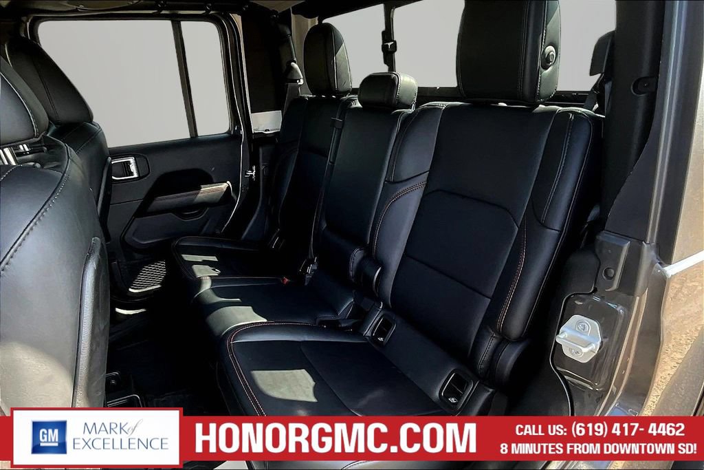 Used 2024 Jeep Gladiator Rubicon w/ Technology Group AWD/4WD image 22