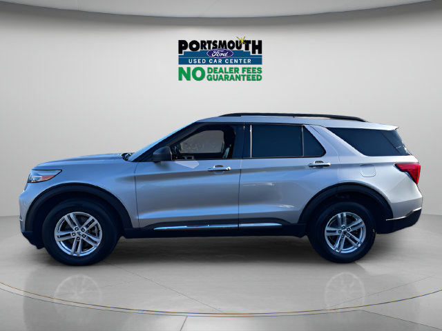 Used 2022 Ford Explorer XLT w/ Equipment Group 202A AWD/4WD image 2