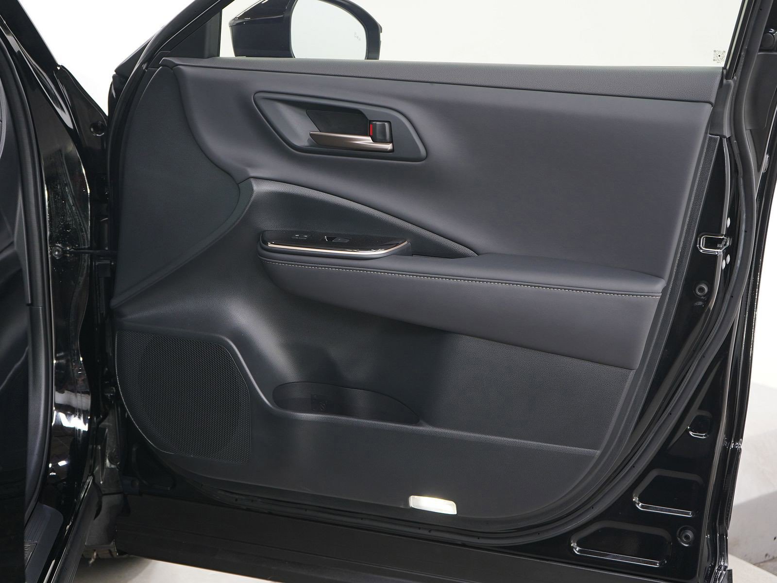 Used 2024 Toyota Crown Platinum AWD/4WD image 9