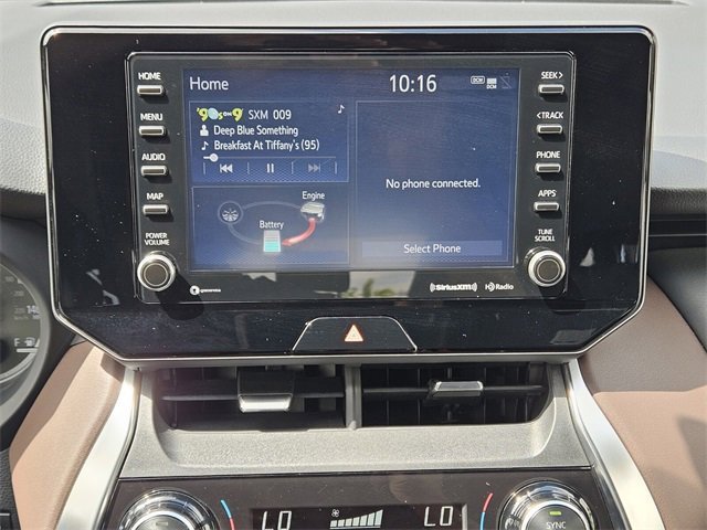 Used 2022 Toyota Venza XLE image 15