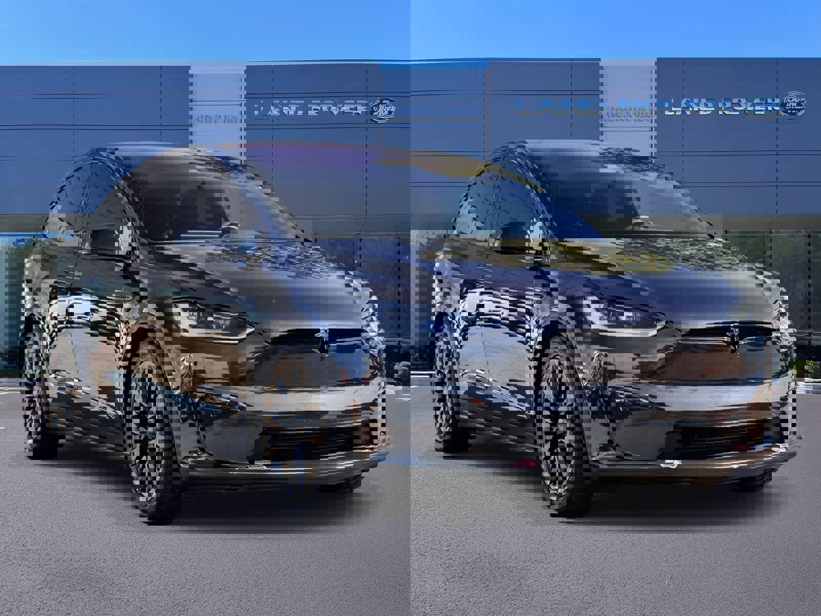 Used 2024 Tesla Model X image 3