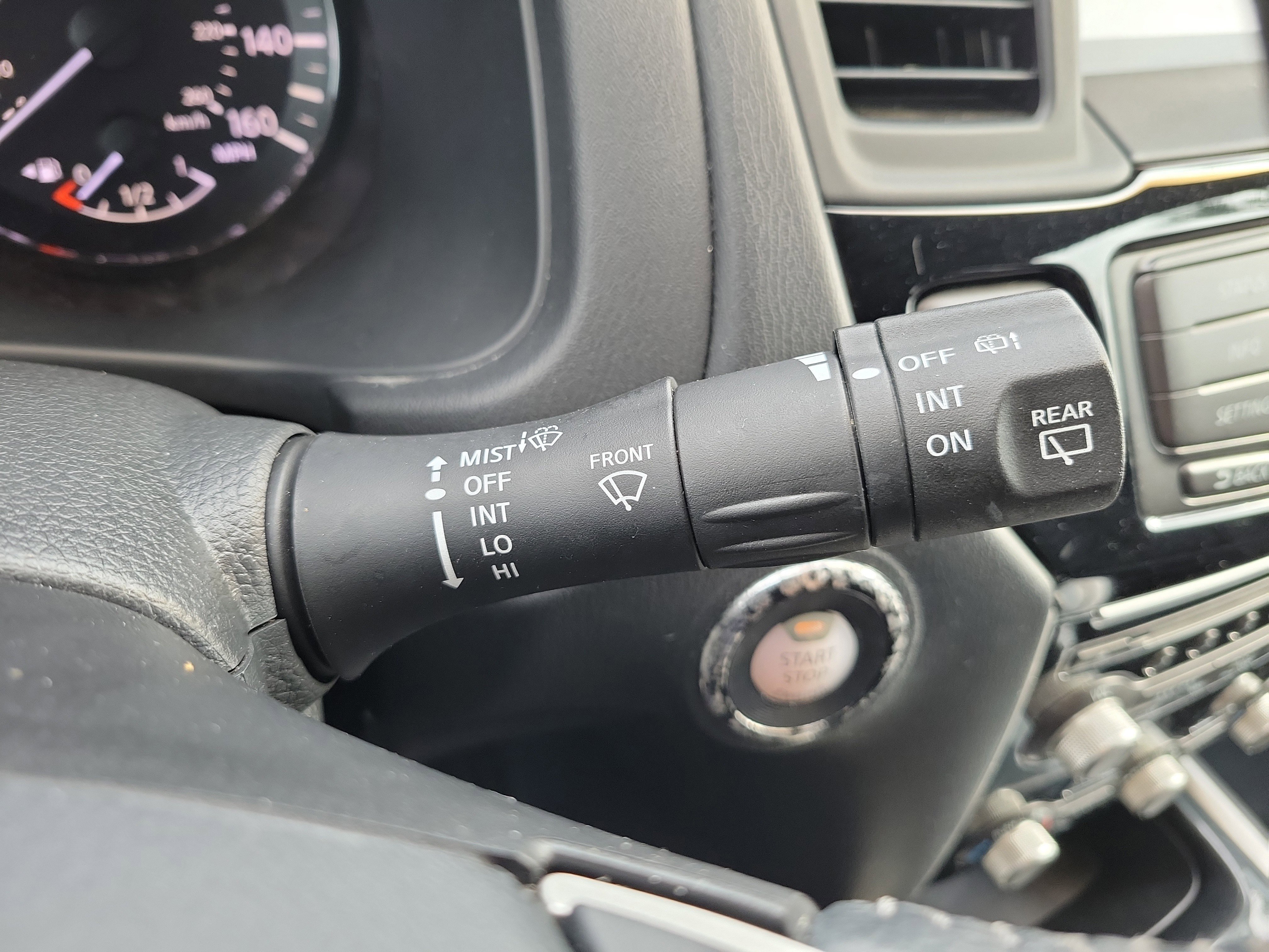 Used 2013 Nissan Pathfinder SV image 30