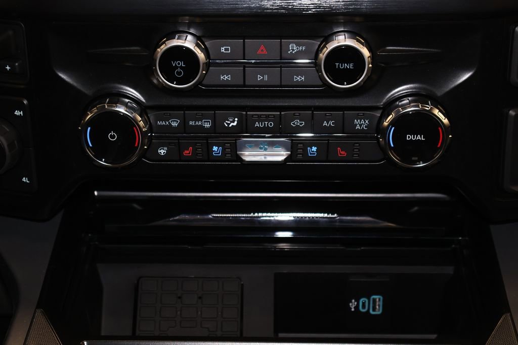 New 2026 Ford F350 Lariat w/ Black Appearance Package image 31