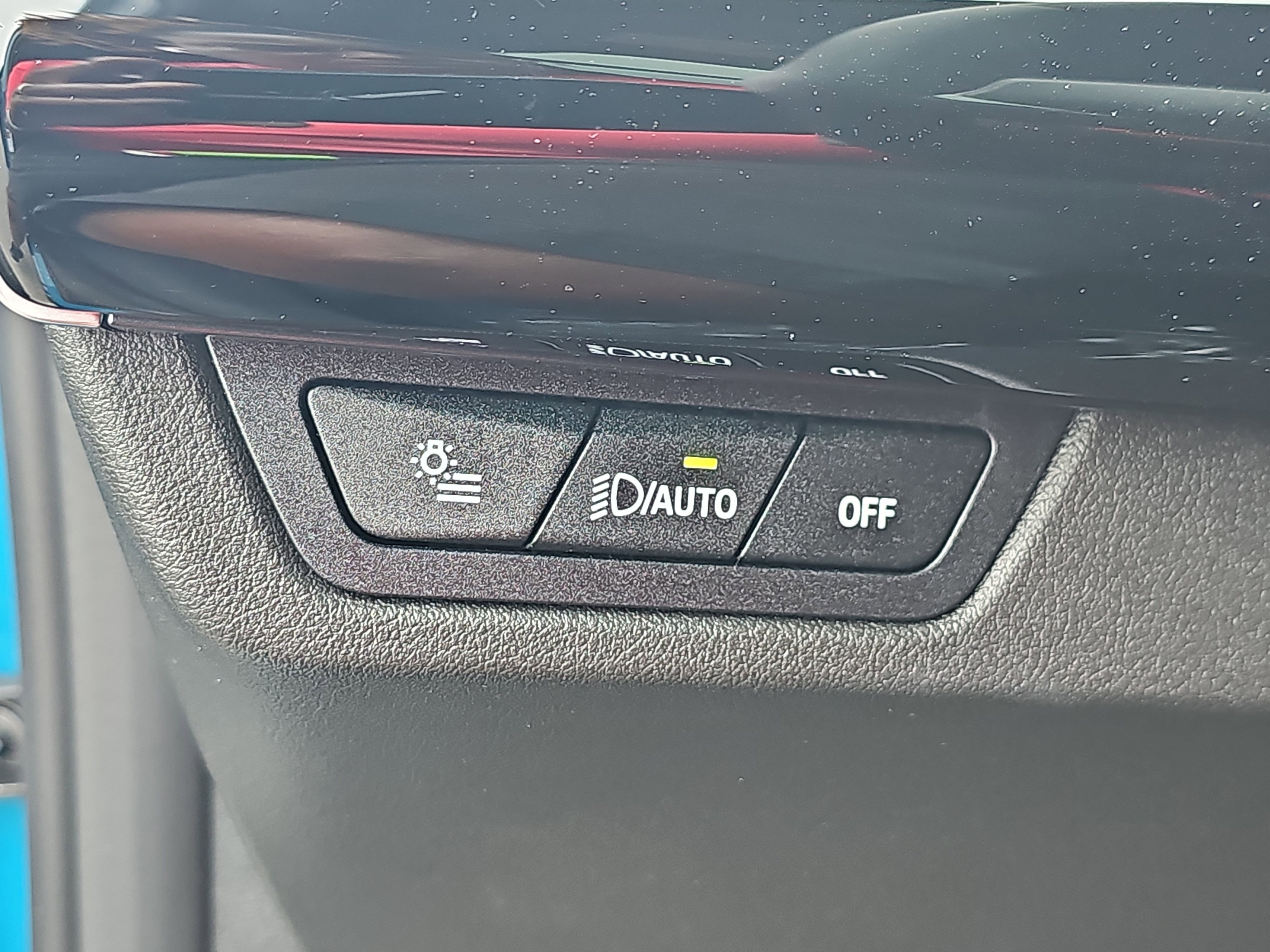 New 2025 BMW X1 xDrive28i w/ Technology Package image 27