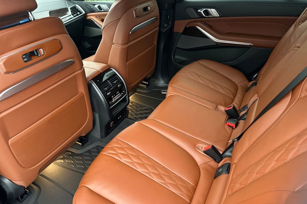 New 2026 BMW X7 M60i image 10