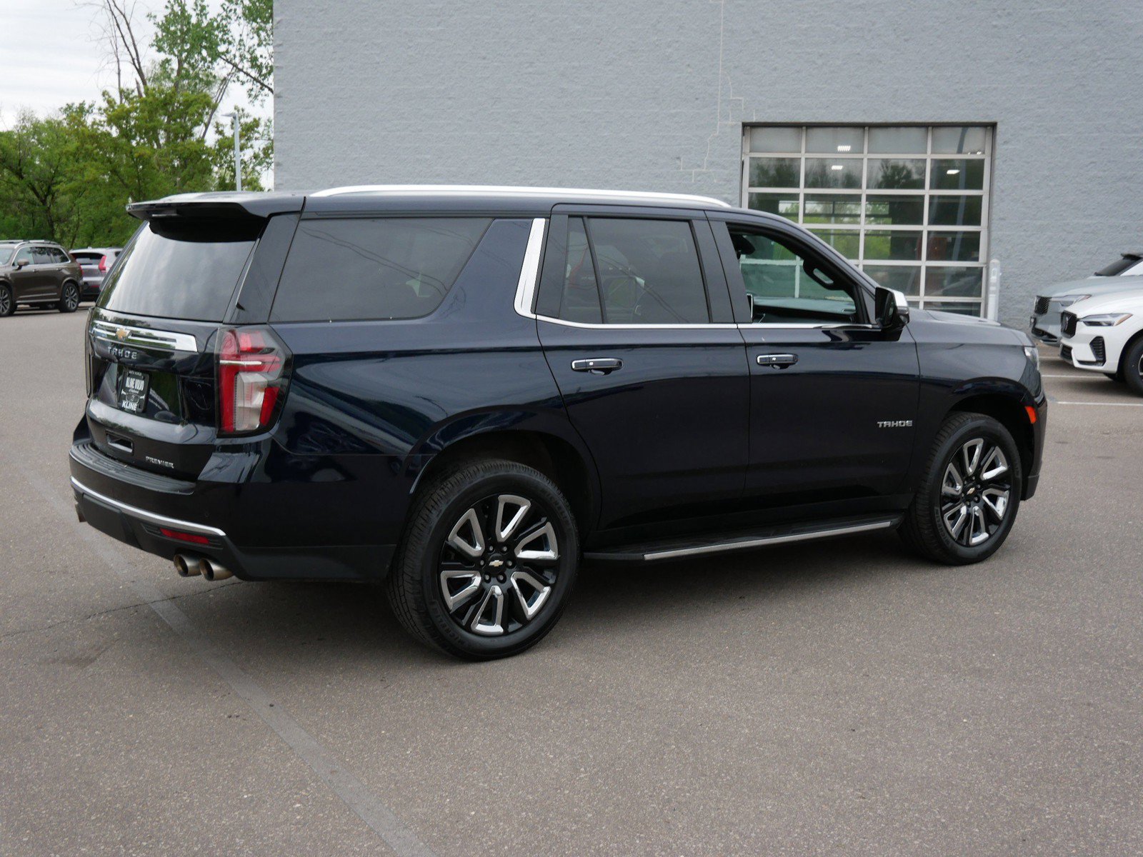 Used 2021 Chevrolet Tahoe Premier w/ Premium Package AWD/4WD image 7
