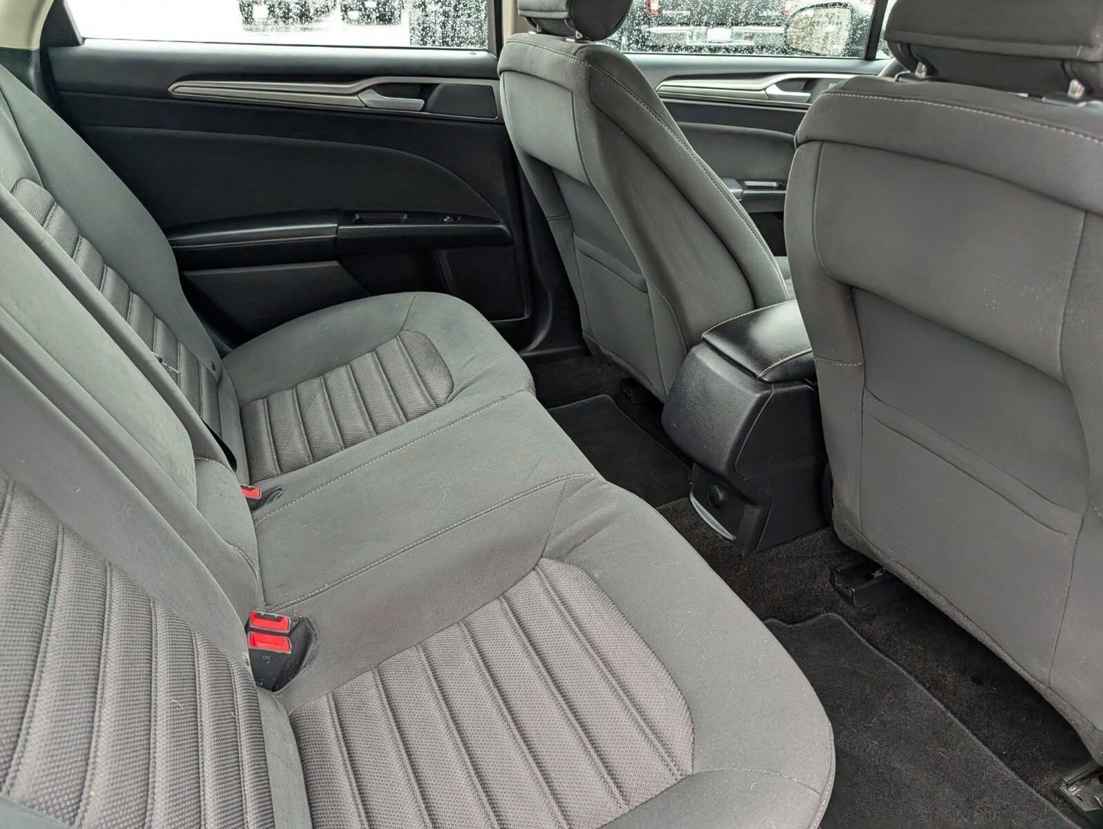 Used 2017 Ford Fusion SE image 18