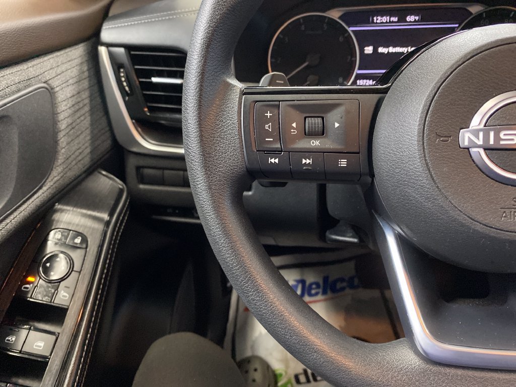 Used 2023 Nissan Rogue SV AWD/4WD image 19