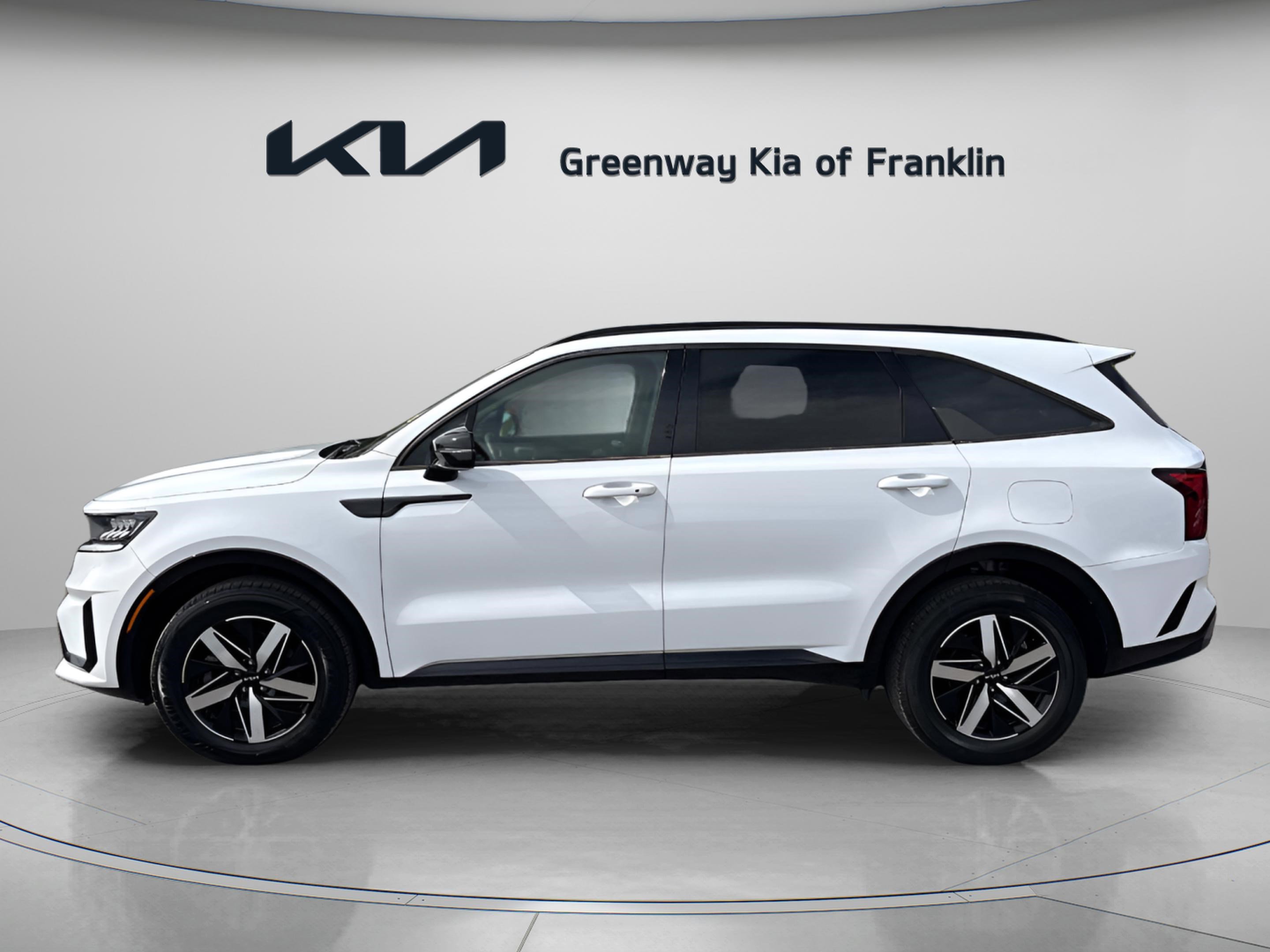 Used 2022 Kia Sorento EX w/ Panoramic Sunroof Package image 4