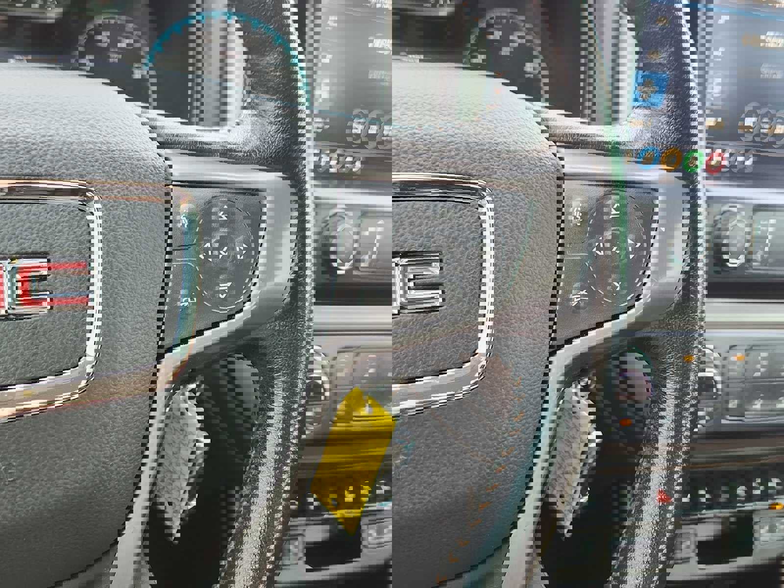 Used 2022 GMC Canyon AT4 image 18