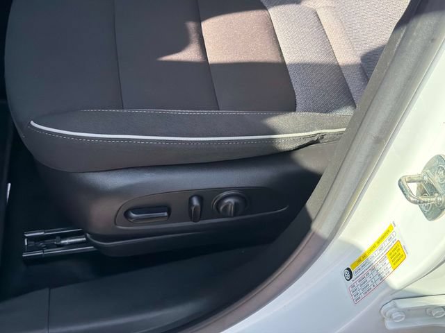 Used 2023 Chevrolet TrailBlazer LT FWD image 21