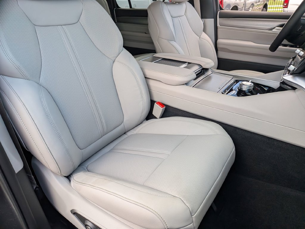 New 2026 Jeep Grand Wagoneer 4WD image 30