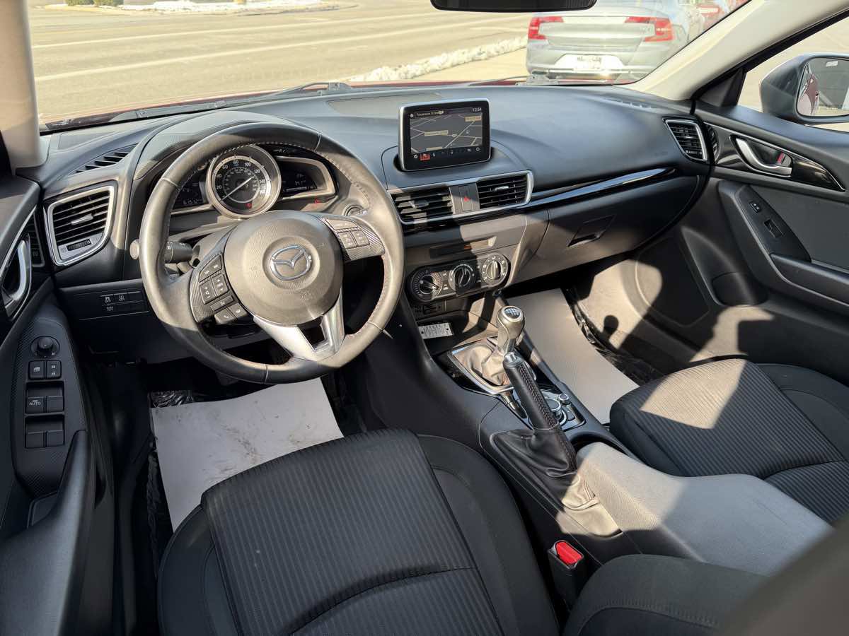 Used 2015 MAZDA MAZDA3 i Touring image 12
