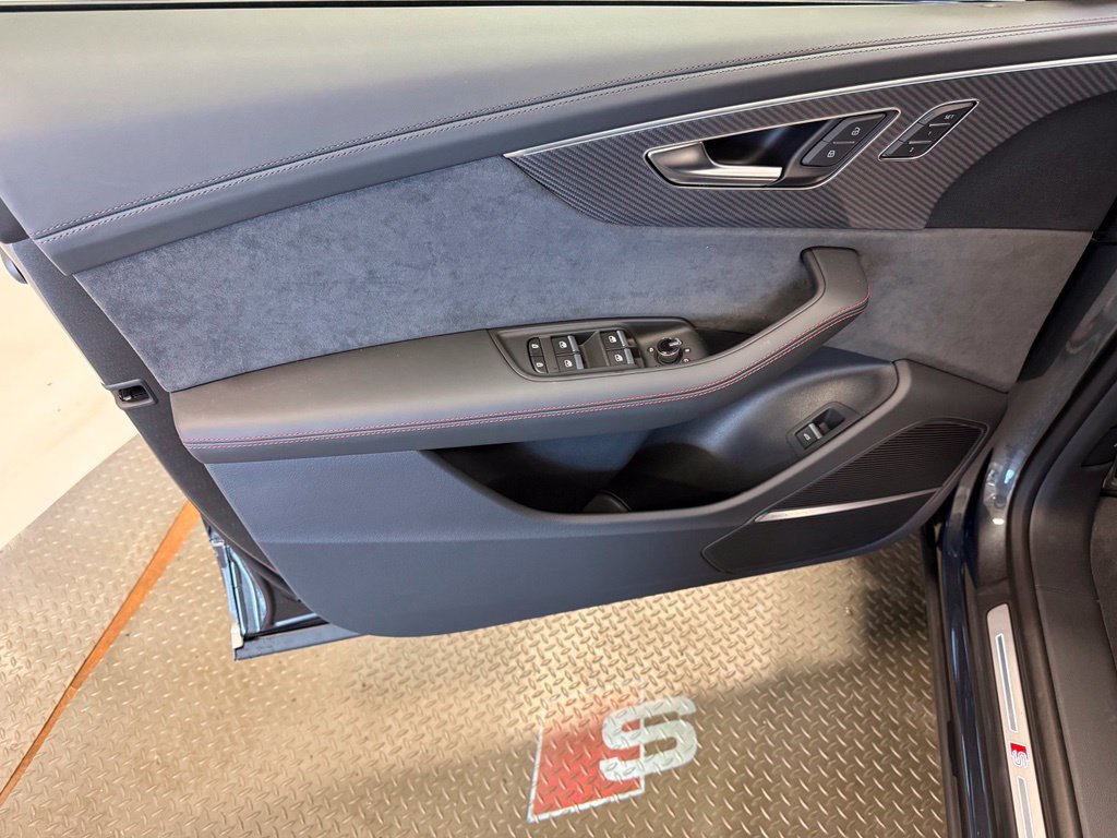 New 2027 Audi SQ8 Prestige AWD/4WD image 5