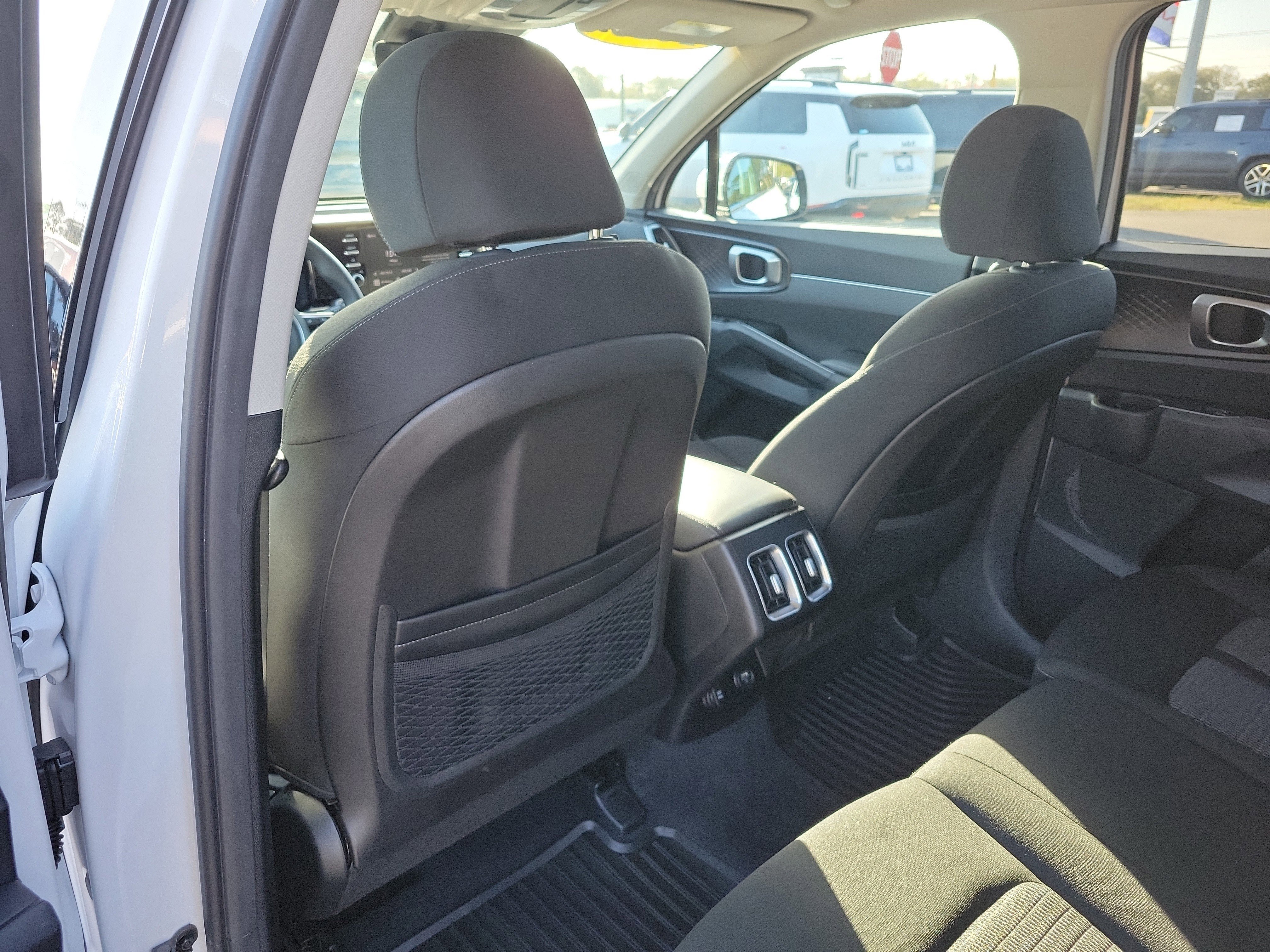 Certified 2023 Kia Sorento LX image 16