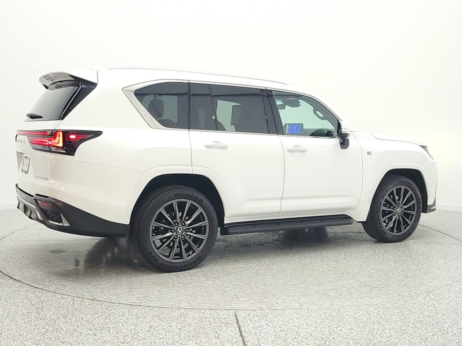 Used 2025 Lexus LX 700h F Sport image 5