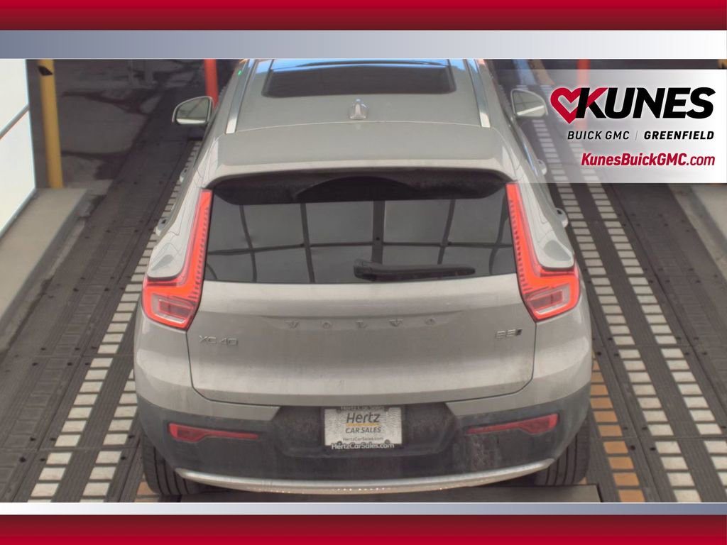 Used 2024 Volvo XC40 B5 Core image 30