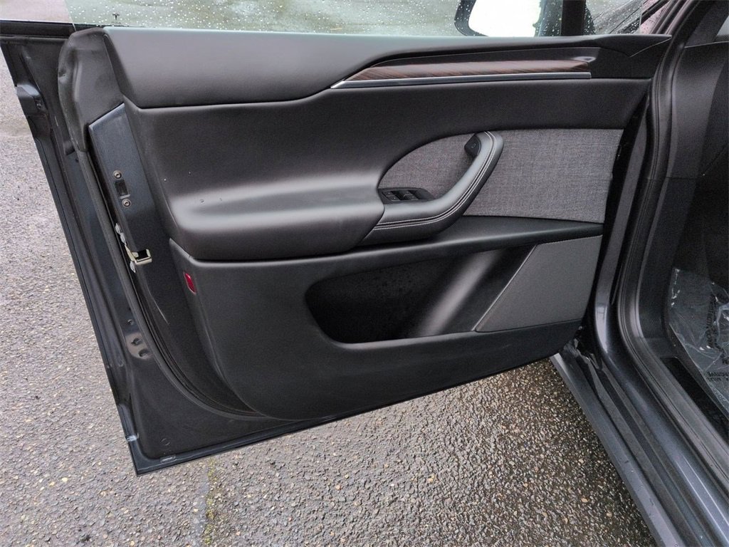 Used 2024 Tesla Model X image 9