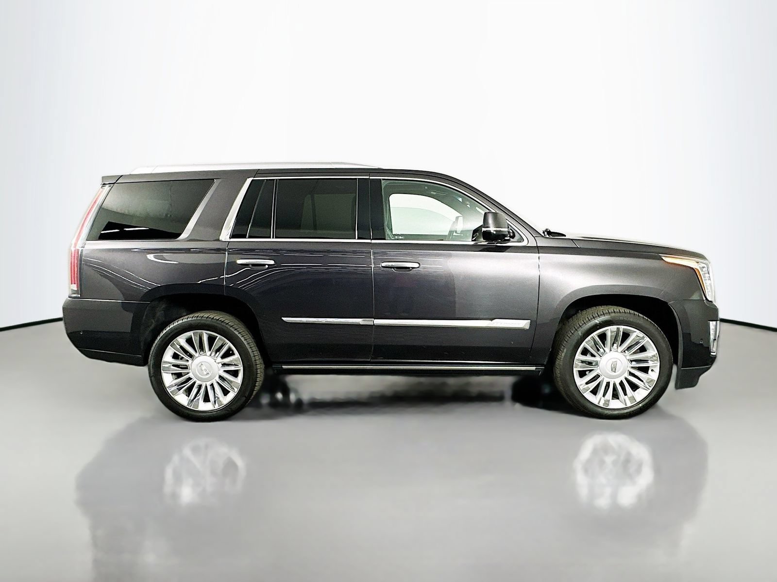 Used 2017 Cadillac Escalade Platinum AWD/4WD image 9