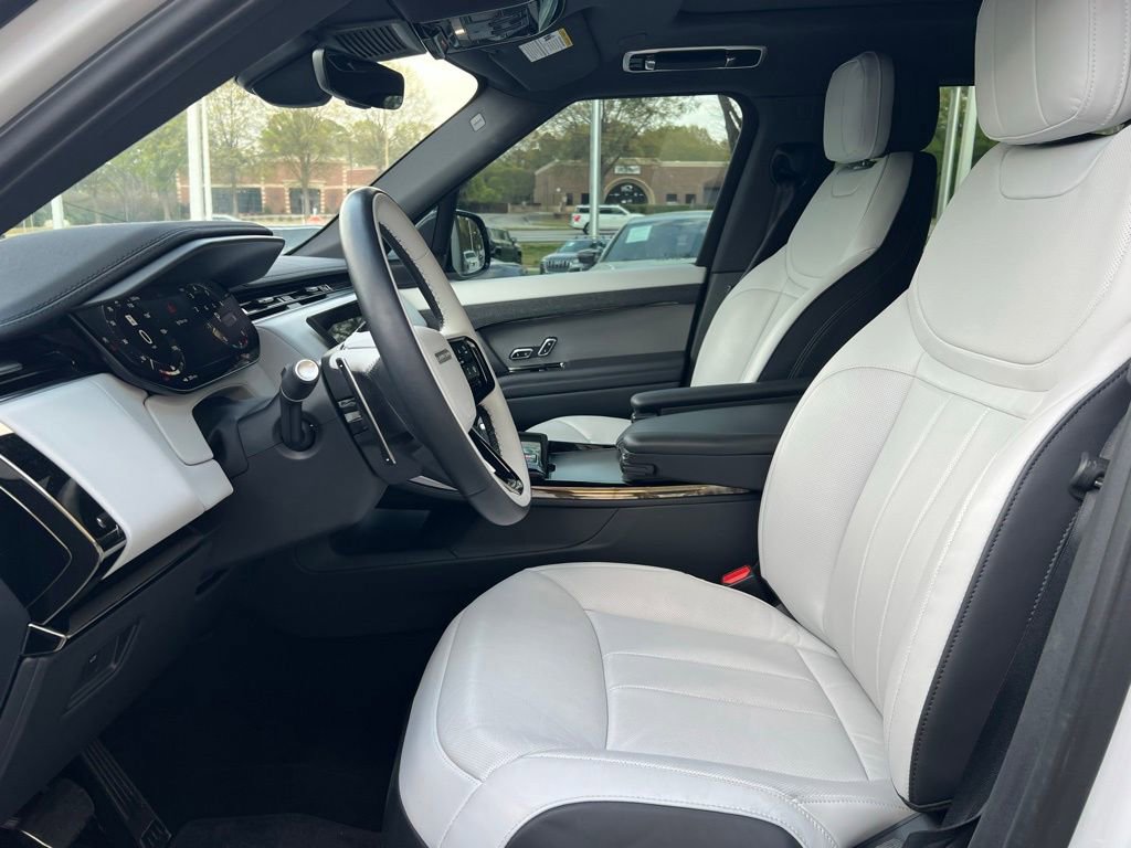 Used 2025 Land Rover Range Rover Sport Dynamic SE image 9