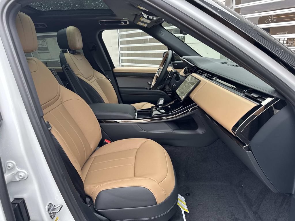 New 2026 Land Rover Range Rover Sport Dynamic SE AWD/4WD image 10