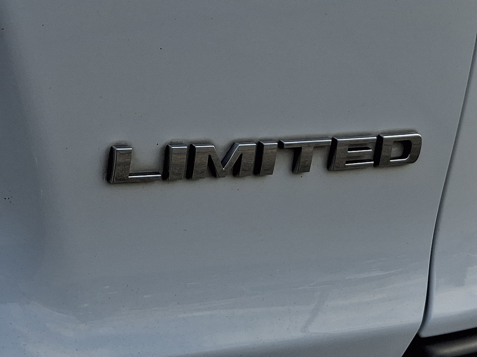 Used 2019 Jeep Cherokee Limited AWD/4WD image 30