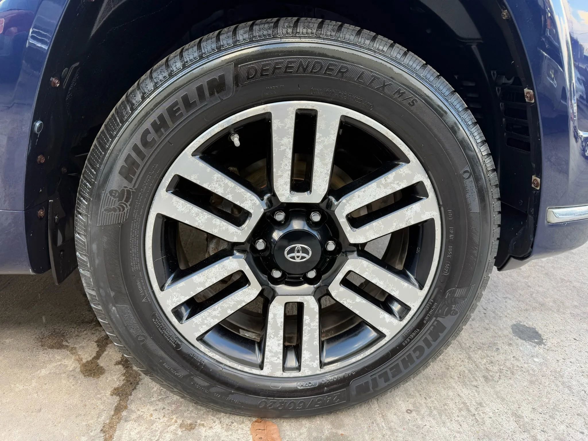 Used 2014 Toyota 4Runner Limited image 25