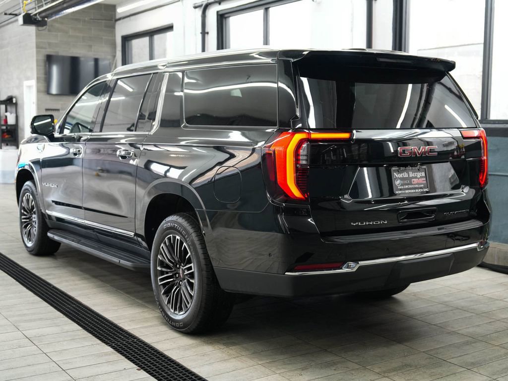 Used 2025 GMC Yukon XL Elevation w/ LPO, Elevation Black Package AWD/4WD image 6