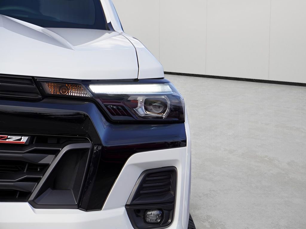 Used 2023 Chevrolet Colorado Z71 w/ Z71 Convenience Package 2 image 5