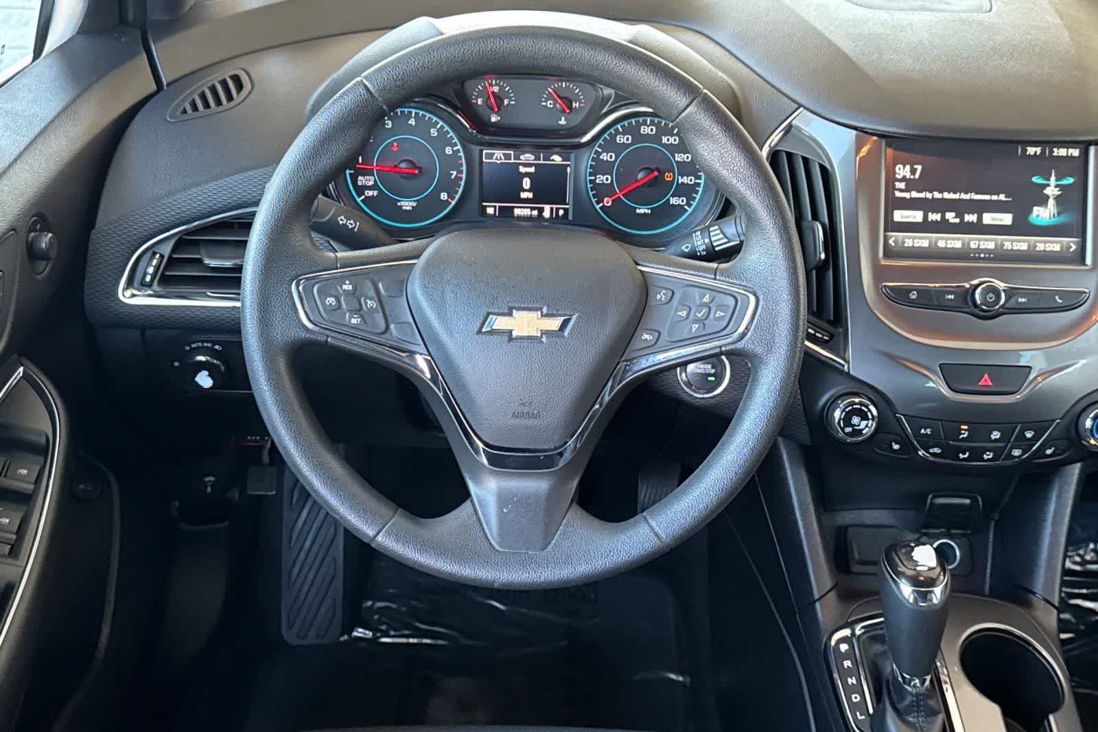 Used 2017 Chevrolet Cruze LT w/ Convenience Package FWD image 14