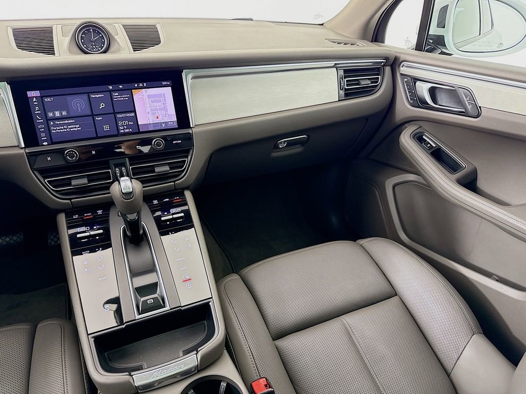 Certified 2023 Porsche Macan Turbo AWD/4WD image 26