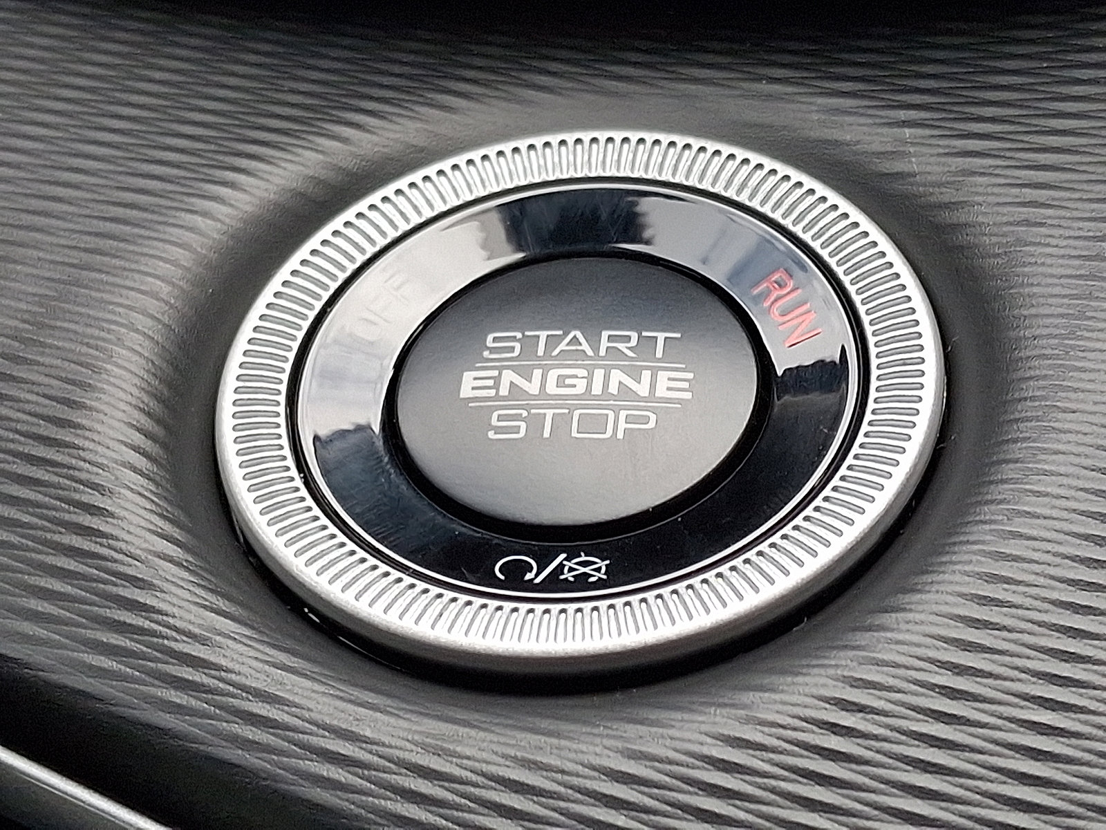 New 2025 Jeep Grand Cherokee Altitude image 17