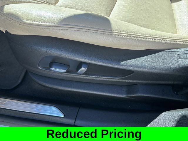 Used 2019 Cadillac XT5 FWD image 12