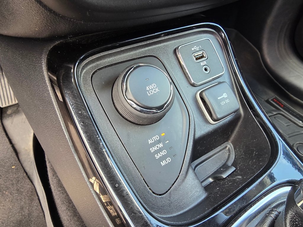 Used 2019 Jeep Compass Latitude AWD/4WD image 24