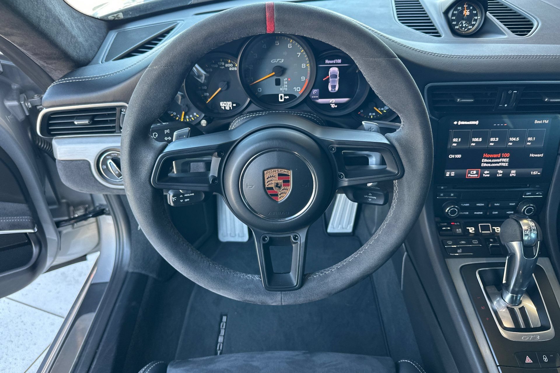 Used 2018 Porsche 911 GT3 RWD image 15