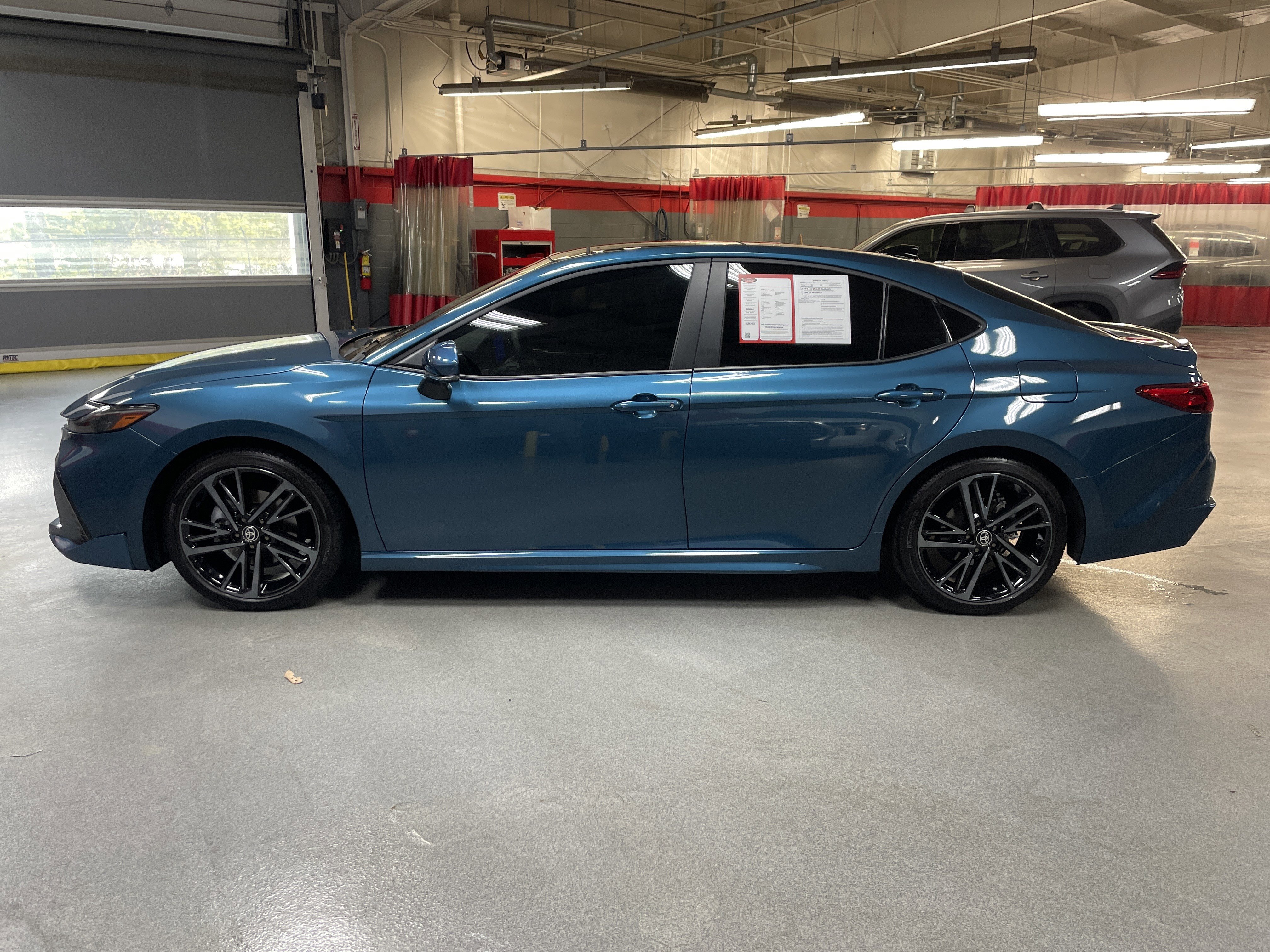 Used 2025 Toyota Camry XSE image 7