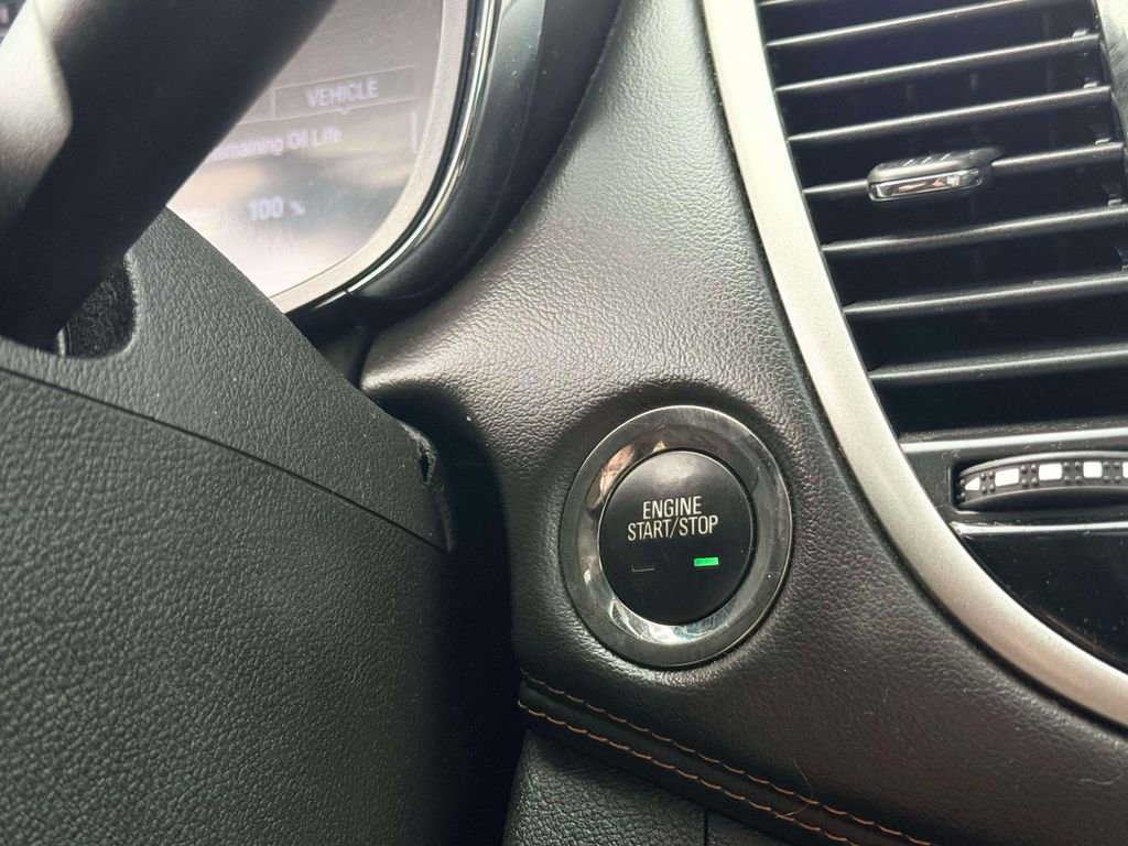 Used 2019 Chevrolet Trax LT w/ Sun & Sound Package FWD image 18