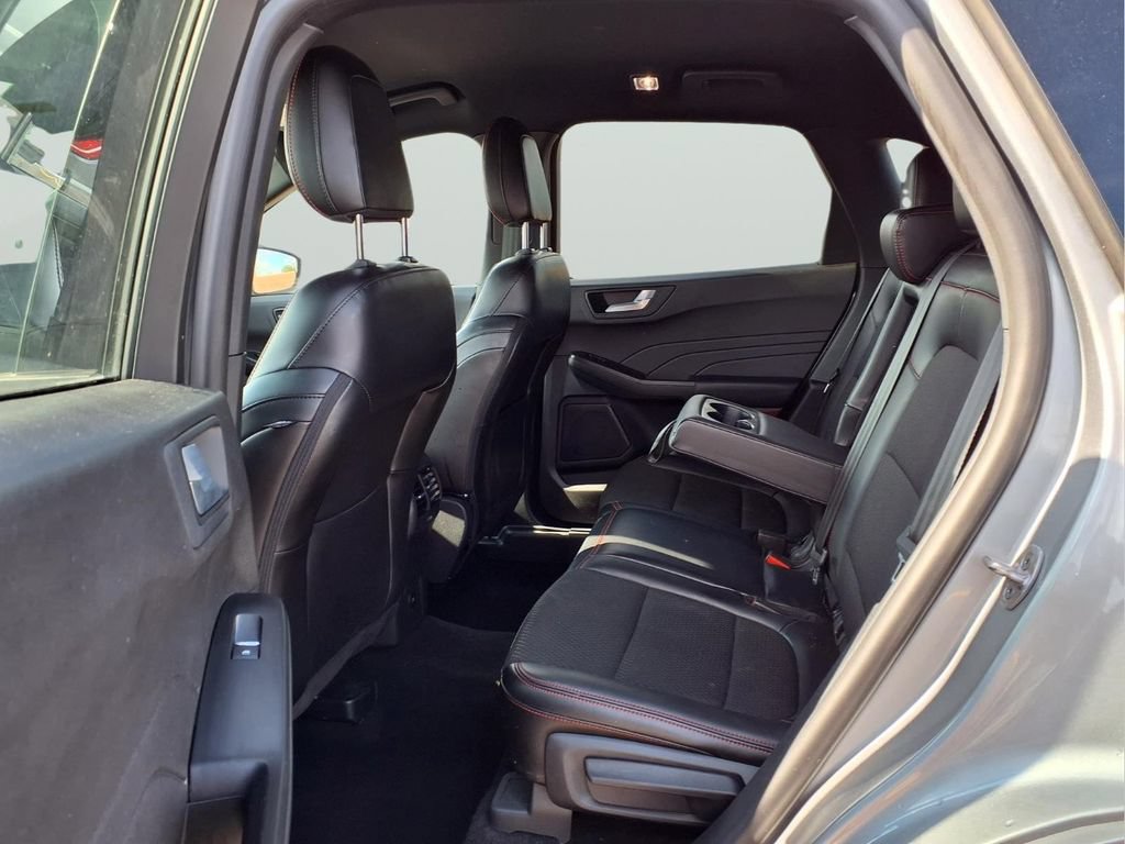 Used 2024 Ford Escape ST-Line w/ Tech Pack #1 FWD image 10