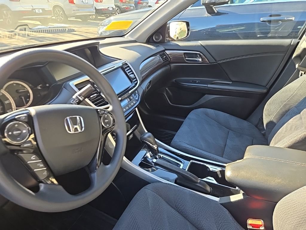 Used 2016 Honda Accord EX image 4