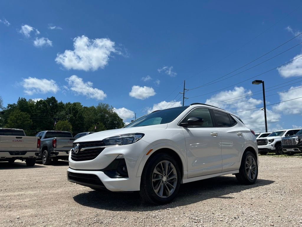 Used 2020 Buick Encore GX Select w/ Sport Touring Package FWD image 2