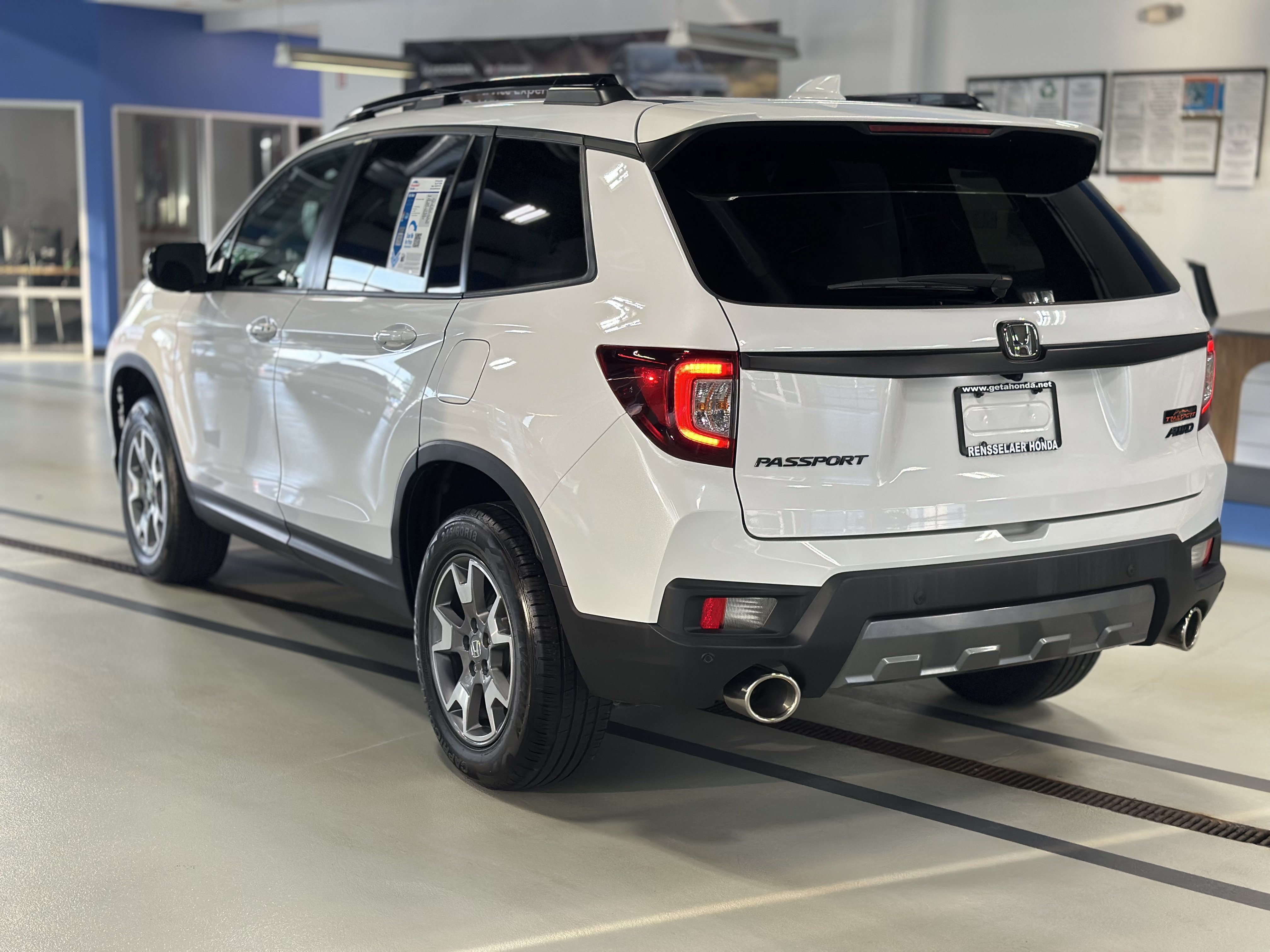 Used 2023 Honda Passport TrailSport image 8