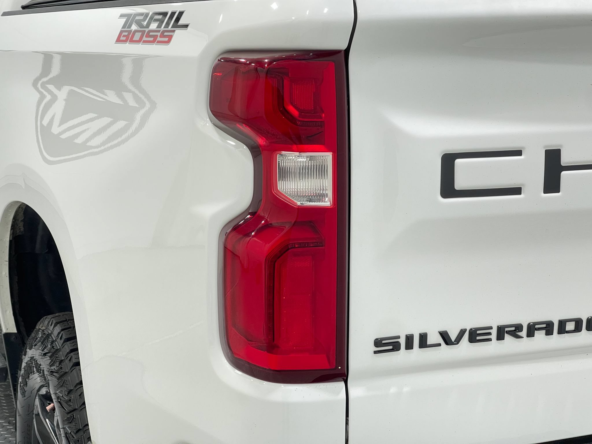 Used 2021 Chevrolet Silverado 1500 Custom Trail Boss w/ LPO, Dark Essentials Package AWD/4WD image 31