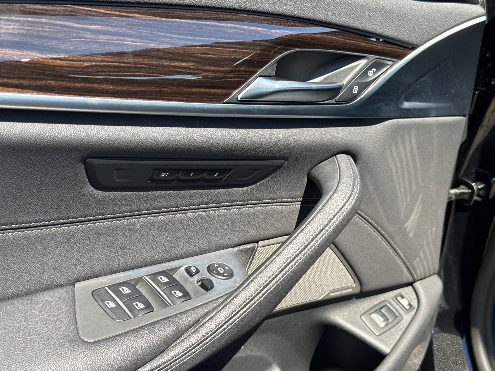 Used 2023 BMW 530e w/ M Sport Package image 36