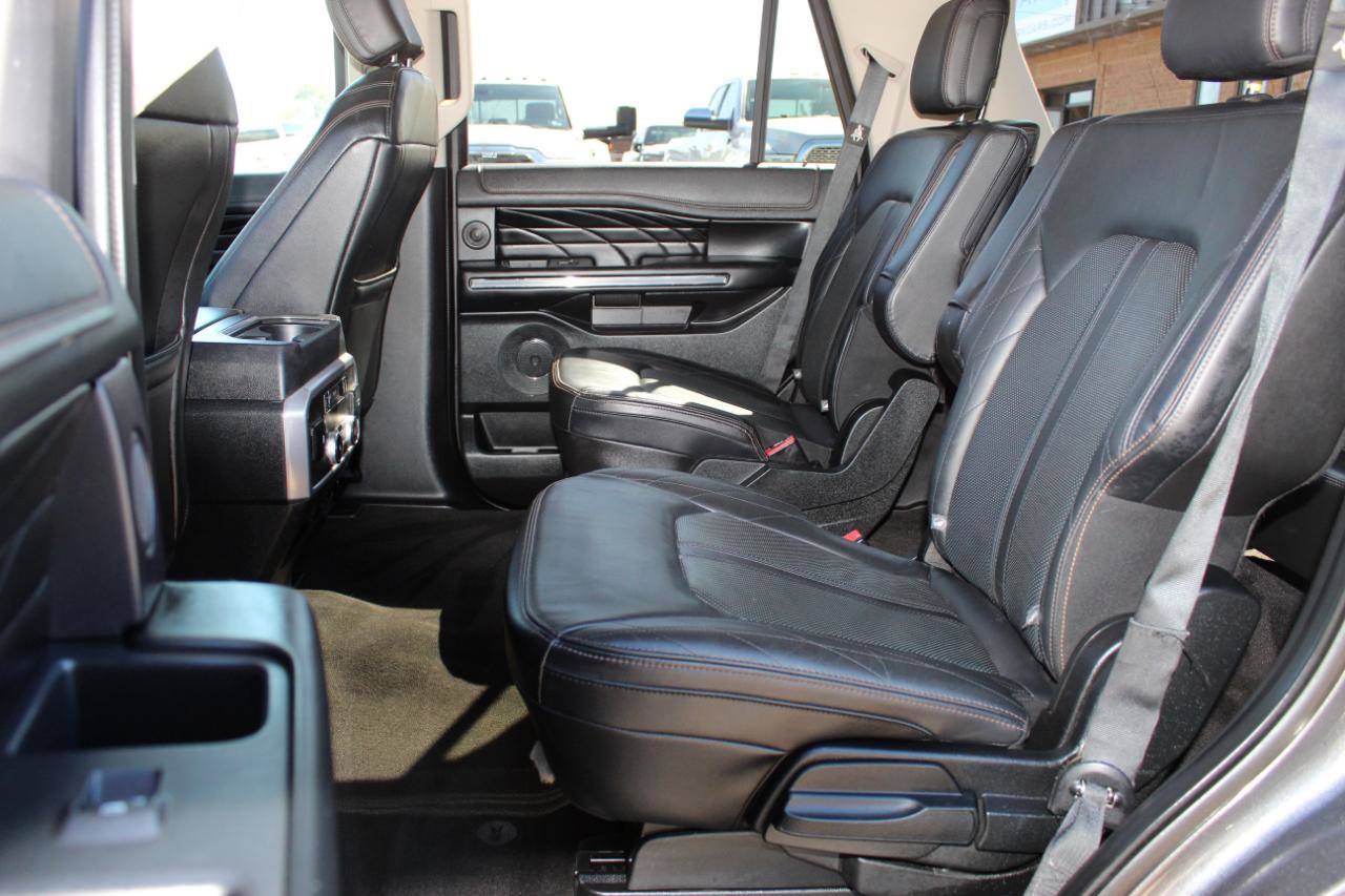 Used 2018 Ford Expedition Platinum image 16